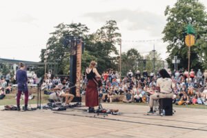 minomo - live at Gentse feesten ©Boven de Brug